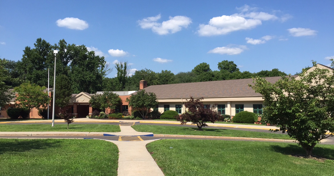 Home Mary E. Roberts Elementary School